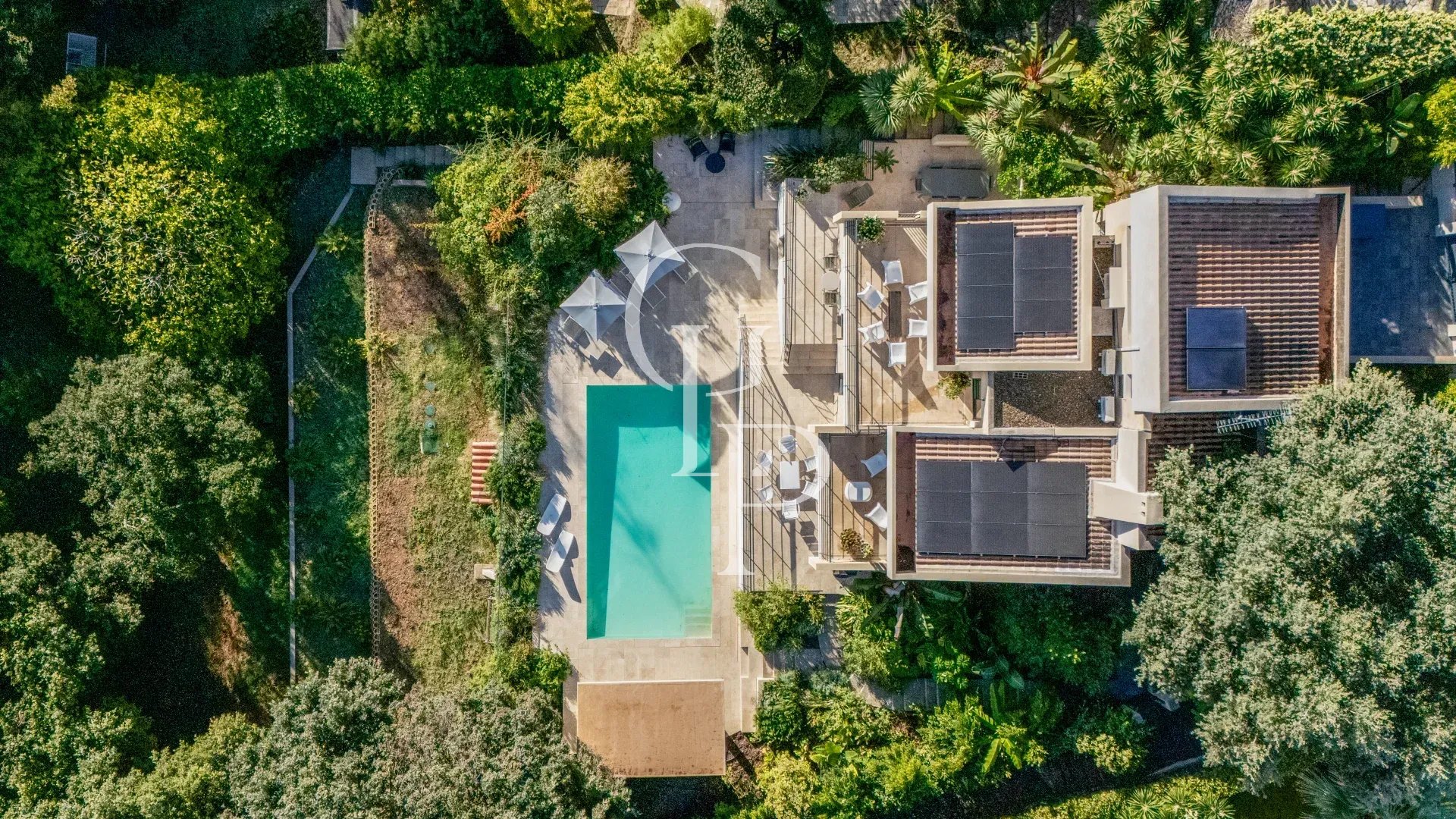 Antibes — Villa d’architecte avec aperçu mer & jardin