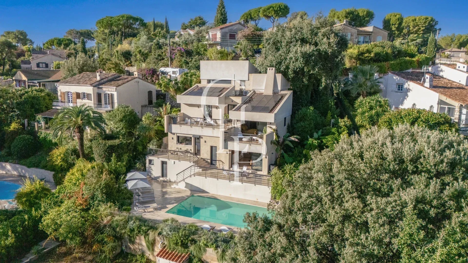 Antibes — Villa d’architecte avec aperçu mer & jardin